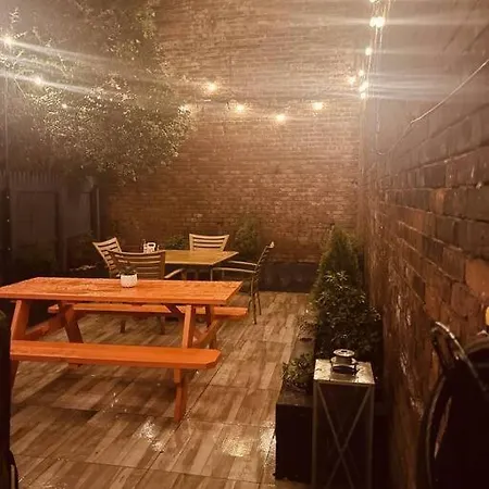 Villa 1850S Historic Row House 7Min Train To Nyc With Private Backyard à Jersey City Extérieur photo