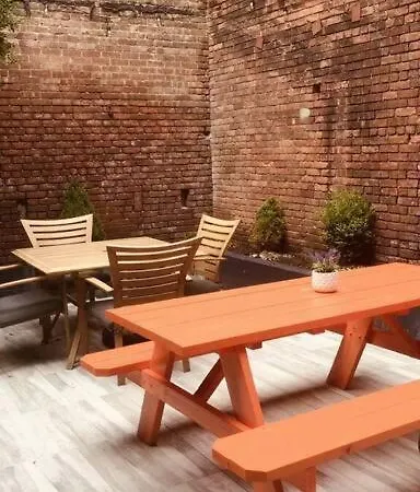 Villa 1850S Historic Row House 7Min Train To Nyc With Private Backyard à Jersey City Extérieur photo