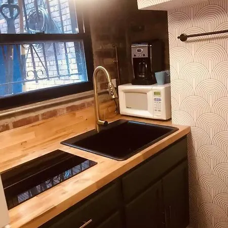 Villa 1850S Historic Row House 7Min Train To Nyc With Private Backyard à Jersey City Extérieur photo