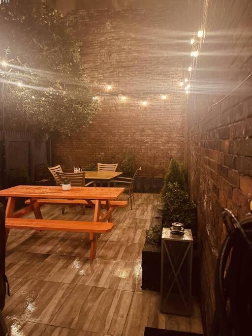 1850s Historic Row House 7min Train To Nyc With Private Backyard *