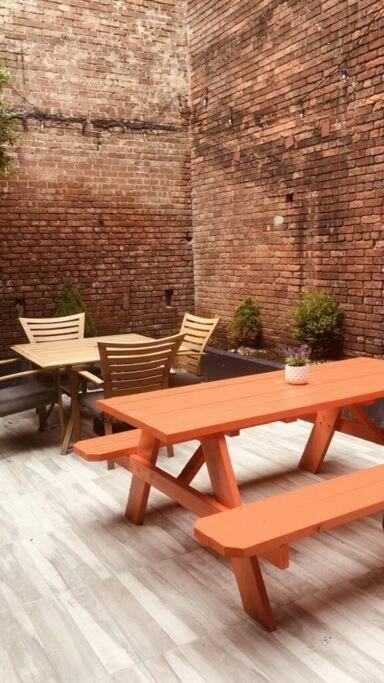 1850s Historic Row House 7min Train To Nyc With Private Backyard * Jersey City