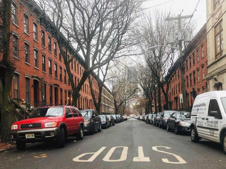 1850s Historic Row House 7min Train To Nyc With Private Backyard *