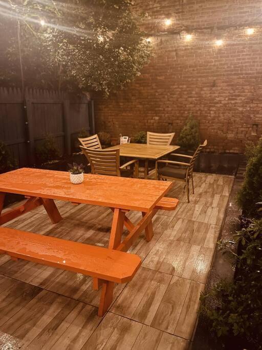 1850s Historic Row House 7min Train To Nyc With Private Backyard Holiday home *