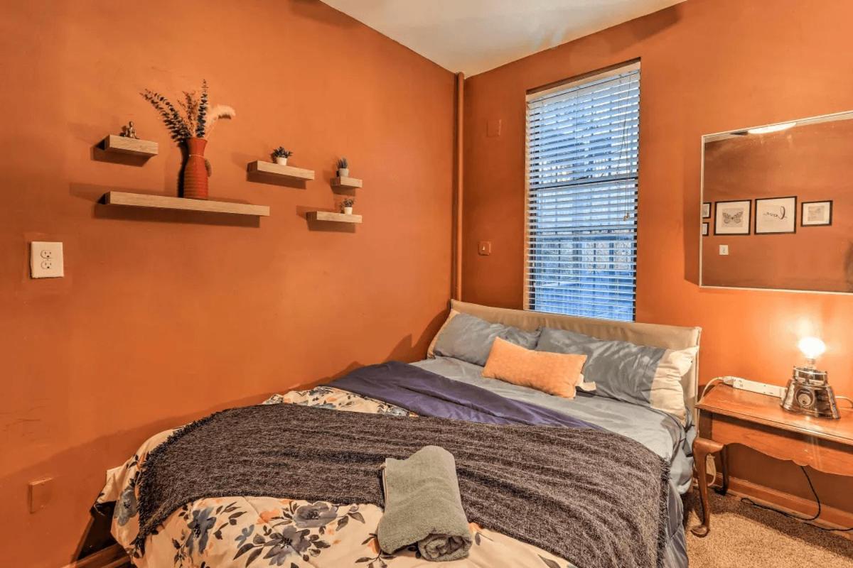 1850s Historic Row House 7min Train To Nyc With Private Backyard Hébergement de vacances Jersey City